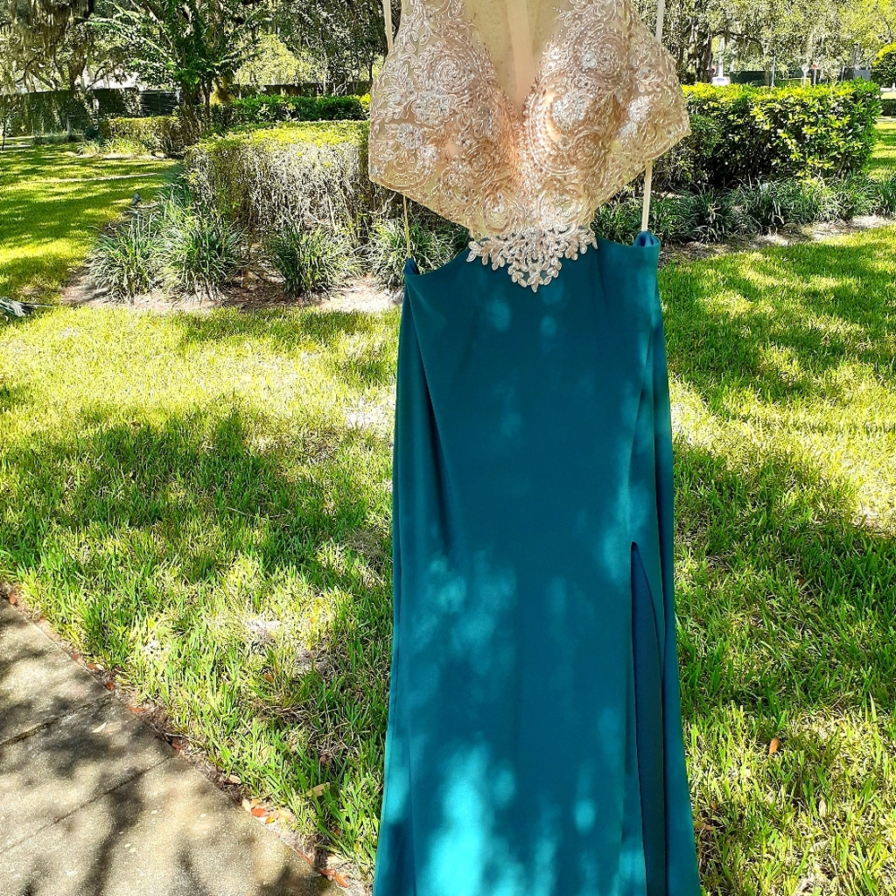 Camille la vie green backless formal prom dress - Picture 15 of 16